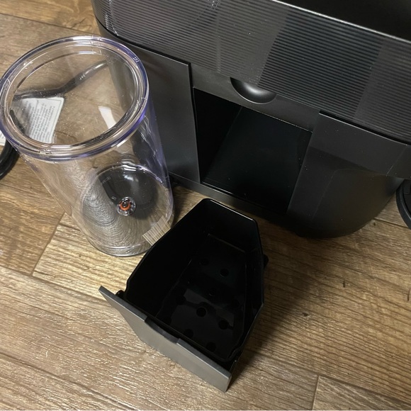 Nespresso Virtuo Pop+ Coffee and Espresso Machine + Coffee Tumbler by DeLonghi - Picture 11 of 15